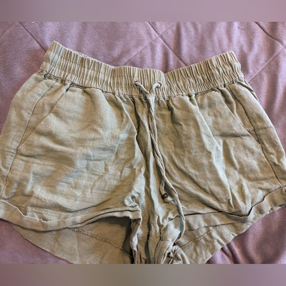 Pants - Casual Olive Green Drawstring Shorts